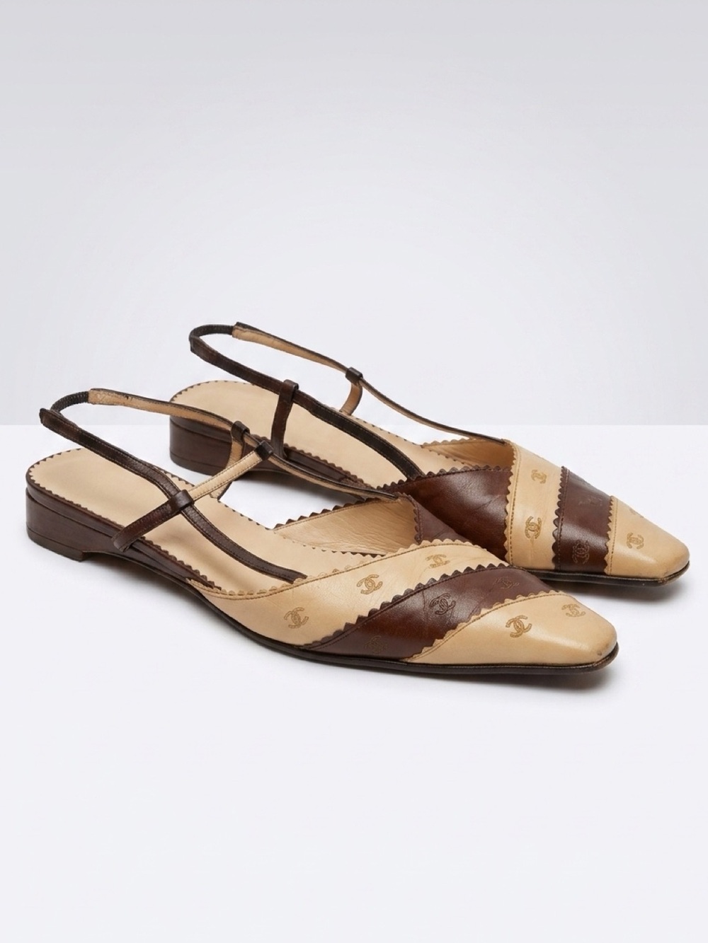 CHANEL VTG Y2K ‘01 CC Leather Slingbacks, pointed toe, Beige/Brown, 36.5, GUC